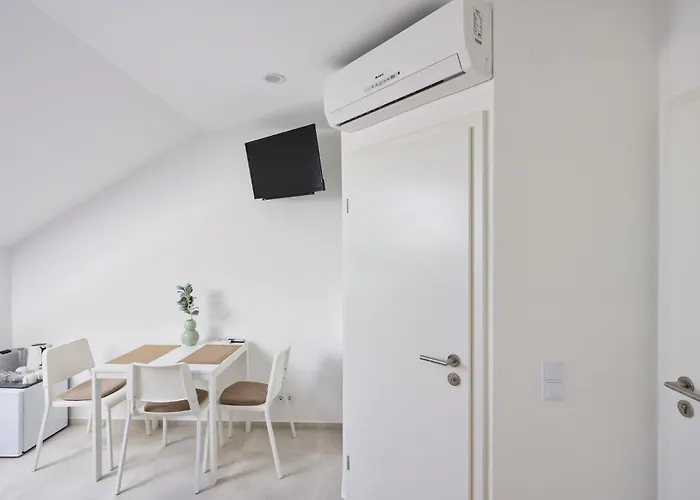 R A M L J A K - Sobe, Zimmer, Marko Apartman Vodice