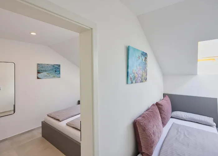 R A M L J A K - Sobe, Zimmer, Marko Vodice